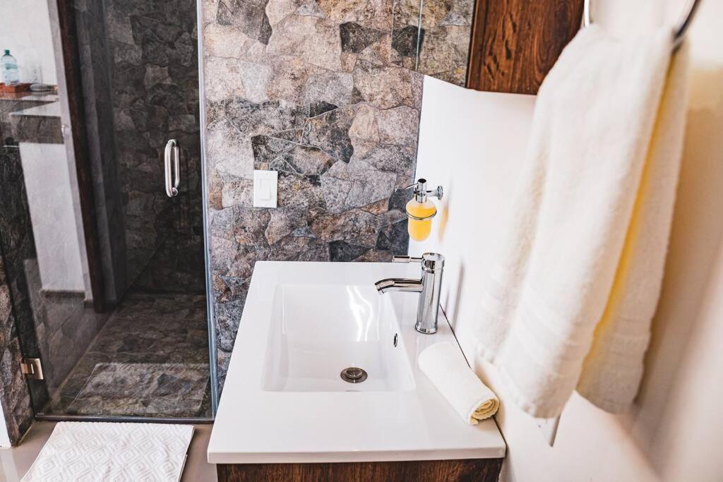 Cabana El Alamo Con Jacuzzi Villa บาเย เด กัวลาลูเป ภายนอก รูปภาพ